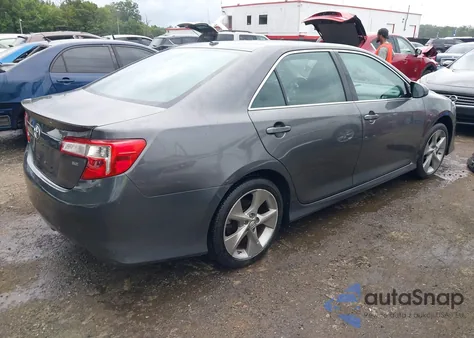 2013 Toyota Camry Se V6 z USA, uszkodzony, nr VIN 4T1BK1FK4DU023079